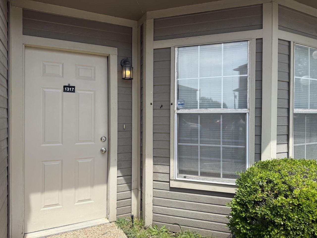 1317 Speight Ave - Photo 4 of 20