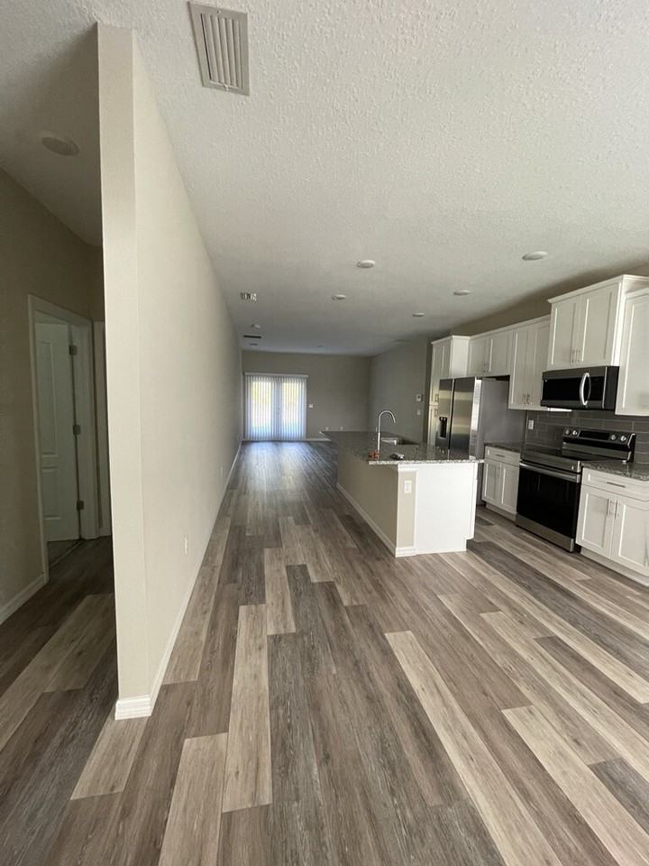 13805 Sw 43rd Cir - Photo 7 of 34