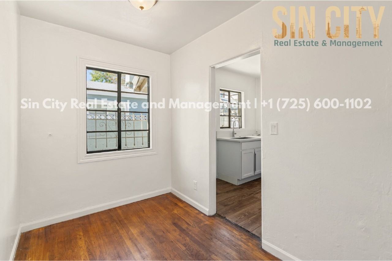 1017 E Bonneville Ave - Photo 2 of 10