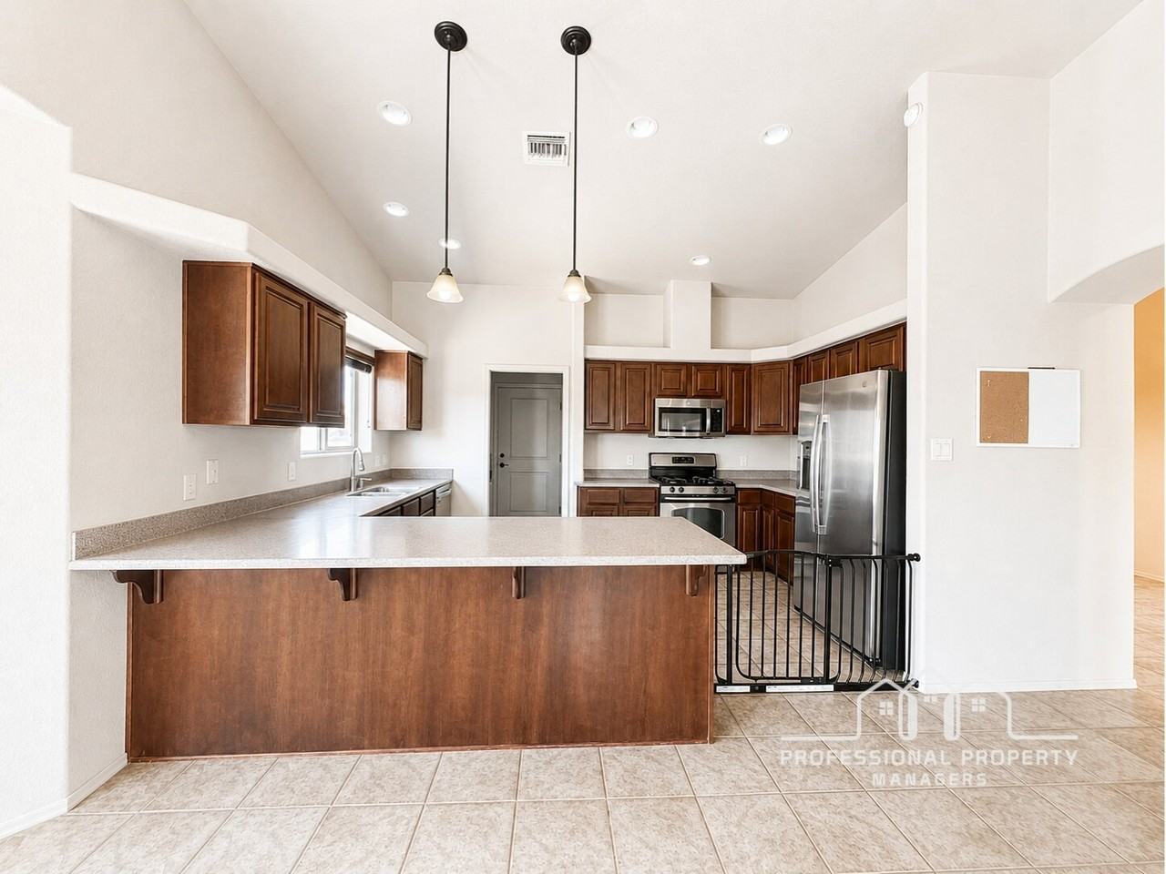 11597 E 25th St - Photo 4 of 20