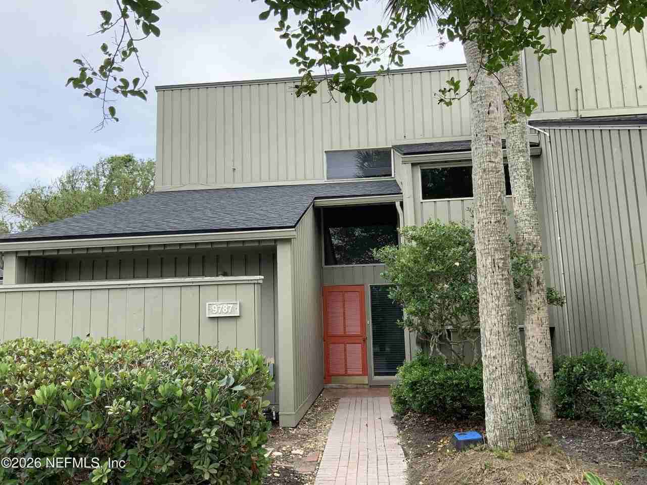 9787 Sawgrass Dr E