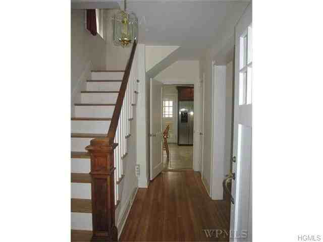 1045 Palmer Ave - Photo 3 of 17