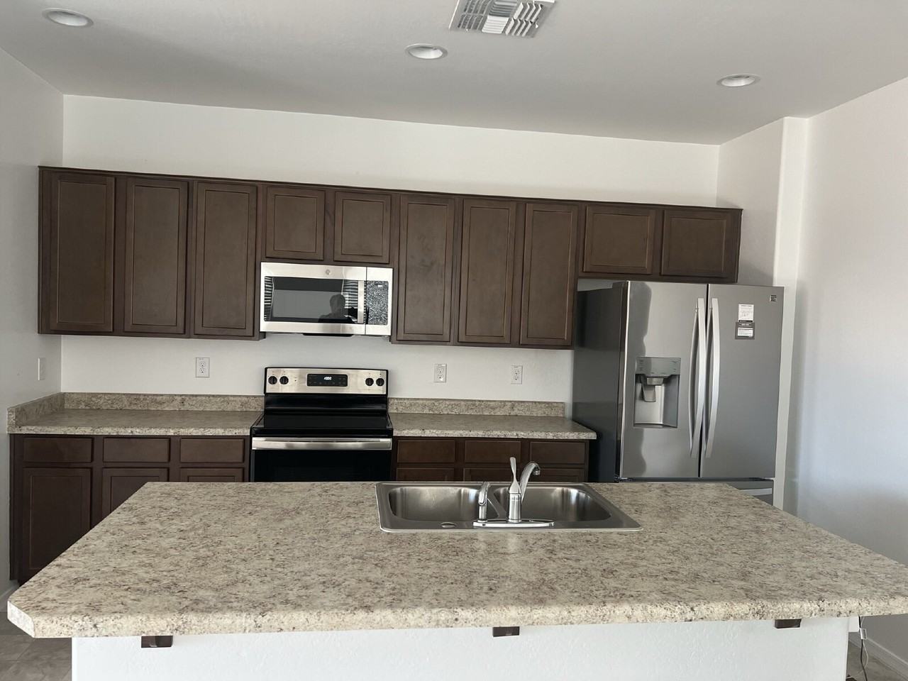1251 E Jahns Dr - Photo 3 of 12