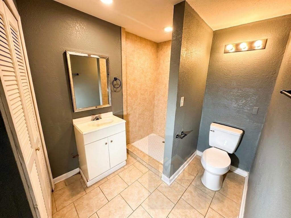 704 N Willow Ave - Photo 5 of 14