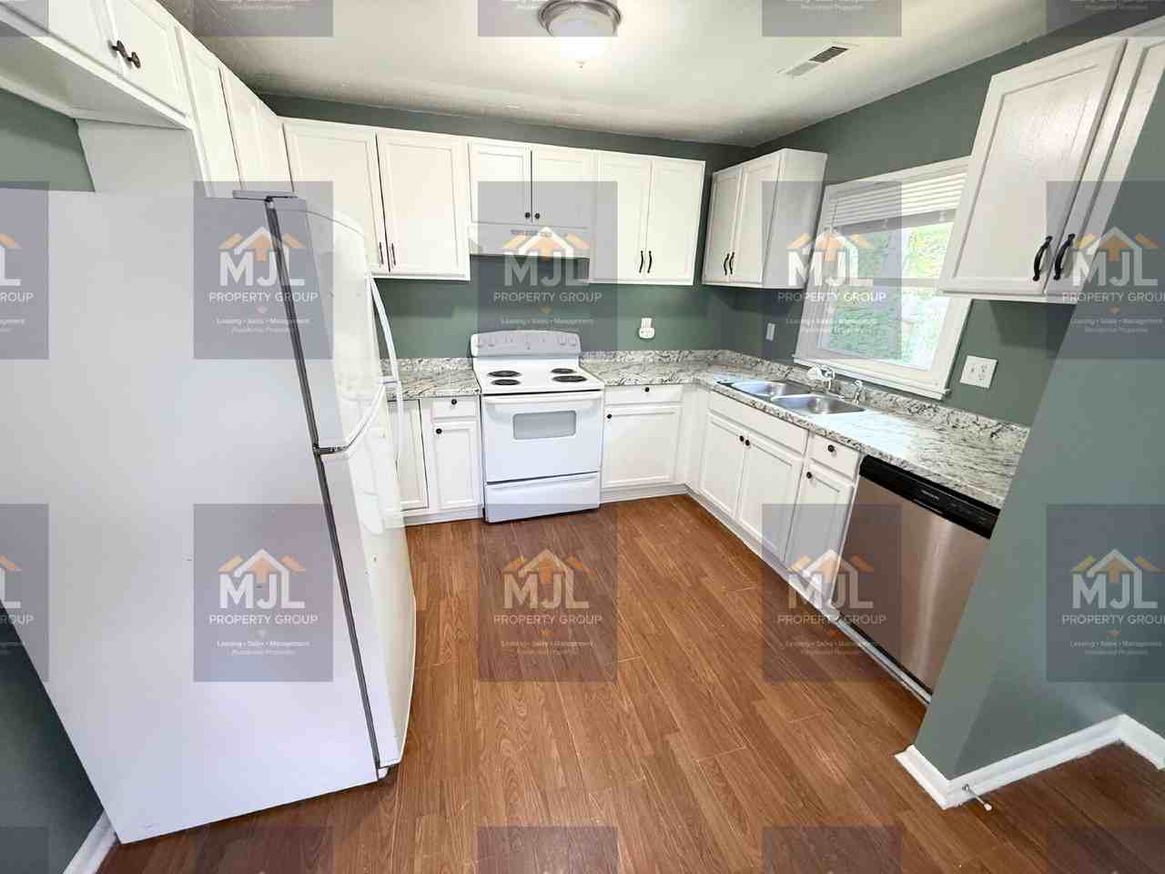 708 N Willow Ave - Photo 4 of 24