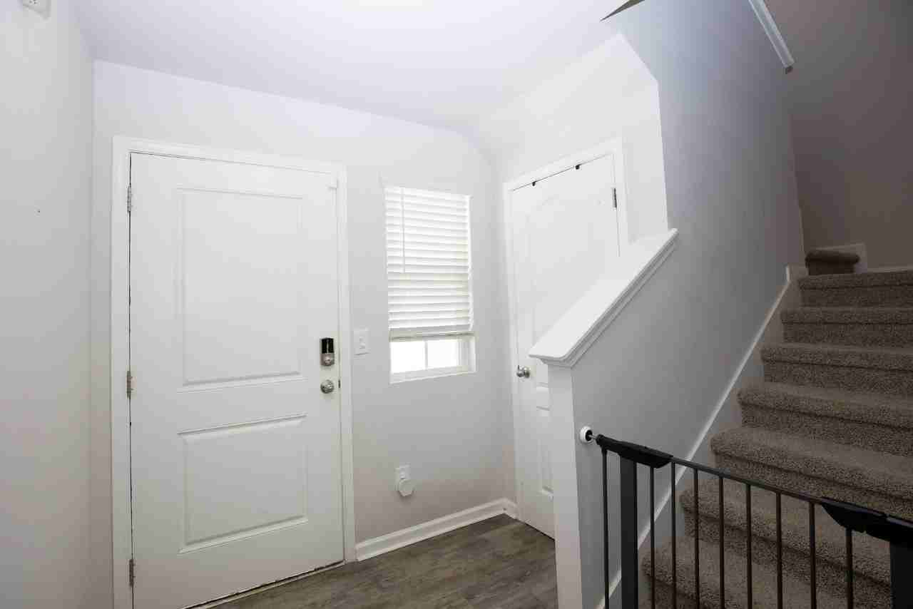 429 Century Ln - Photo 4 of 46
