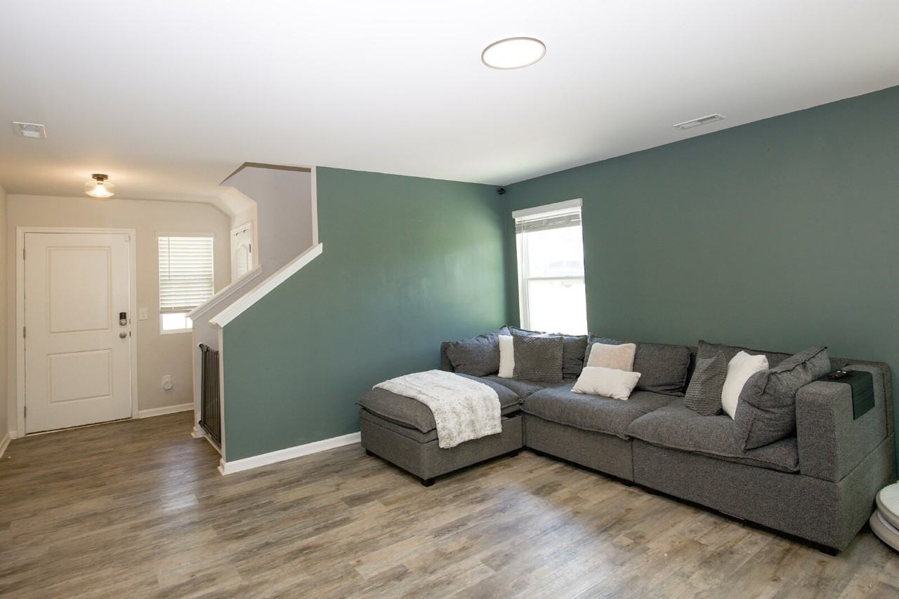 429 Century Ln - Photo 5 of 46