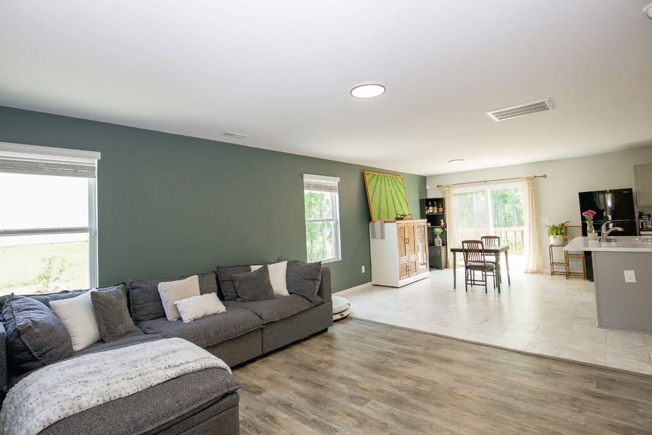 429 Century Ln - Photo 6 of 46