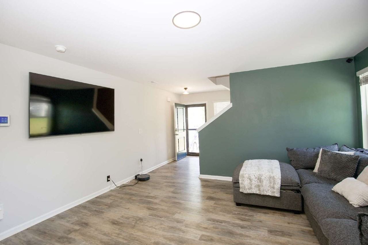 429 Century Ln - Photo 7 of 46