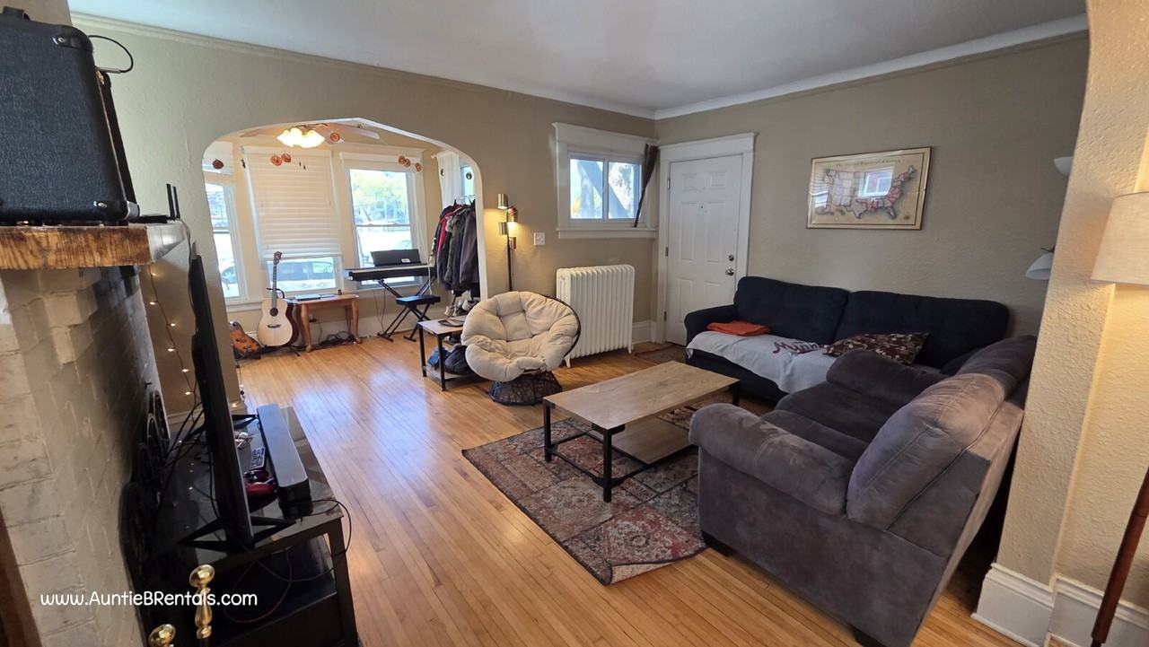 3141 Aldrich Ave S - Photo 5 of 18