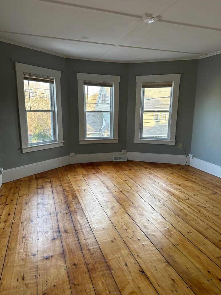 5 Gagne St - Photo 6 of 10