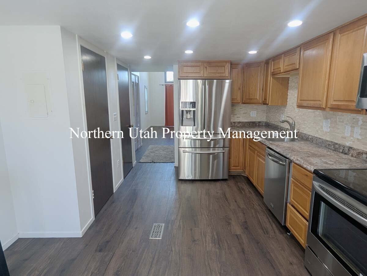 1805 E 5750 S - Photo 3 of 23