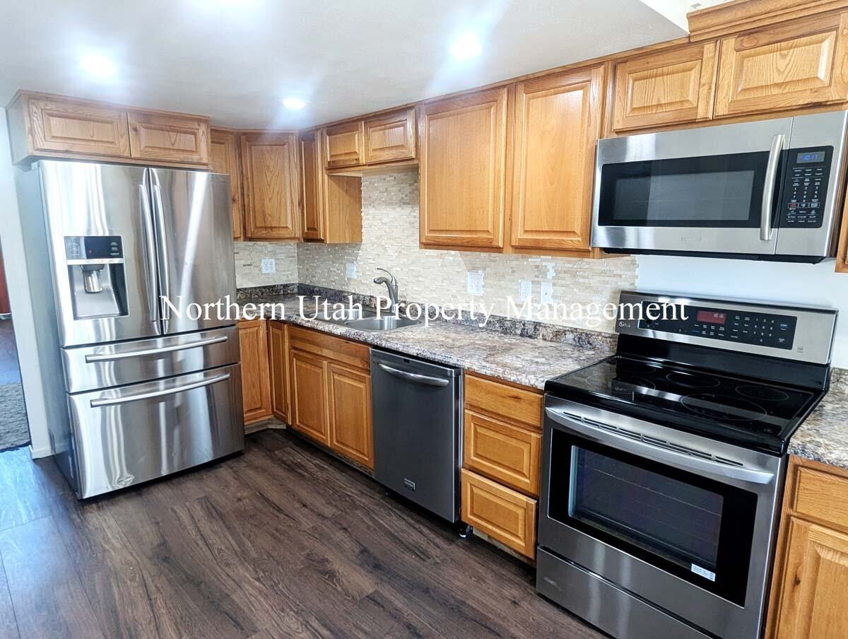 1805 E 5750 S - Photo 4 of 23