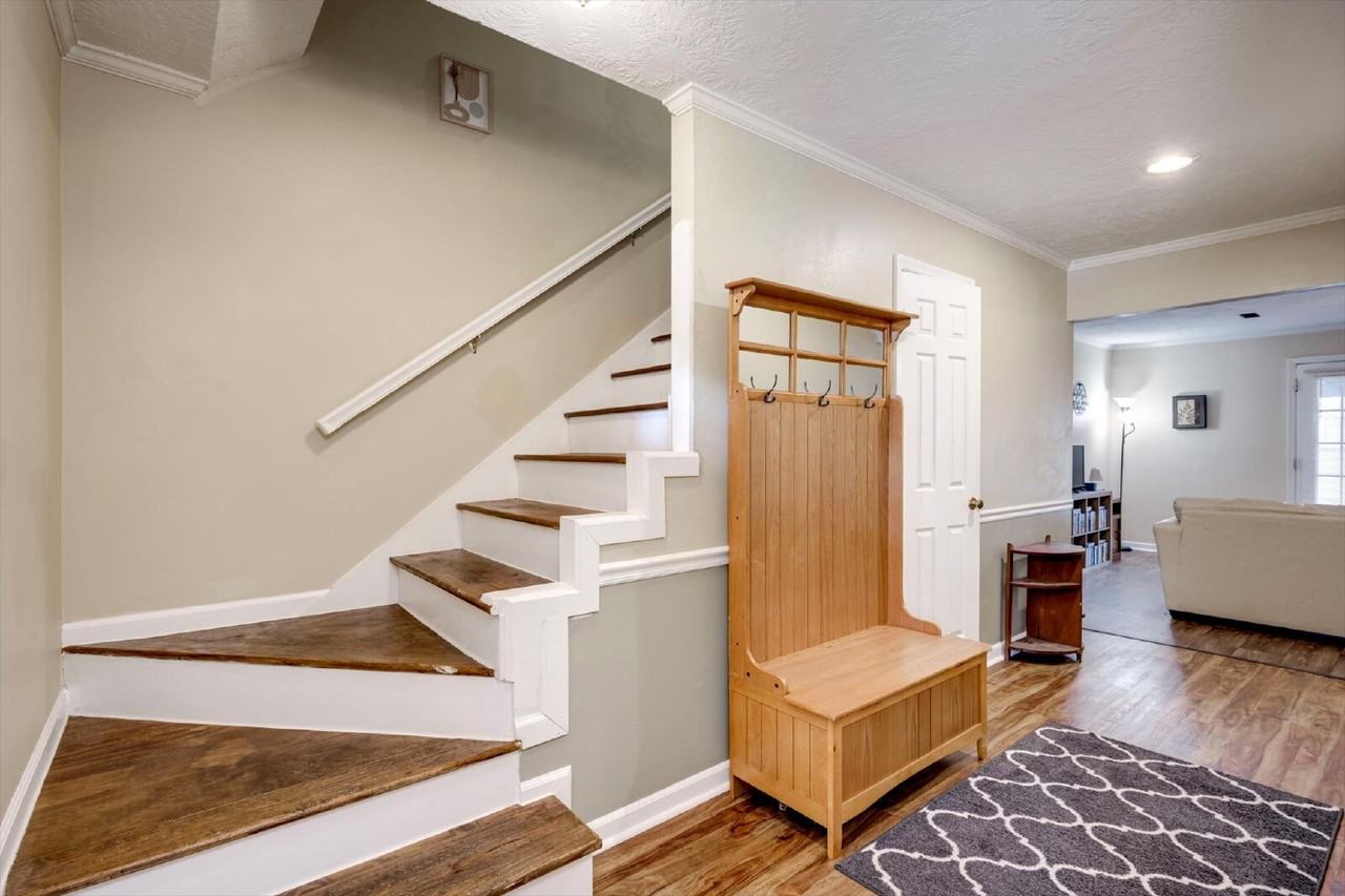 3003 Creek View Ct - Photo 4 of 37