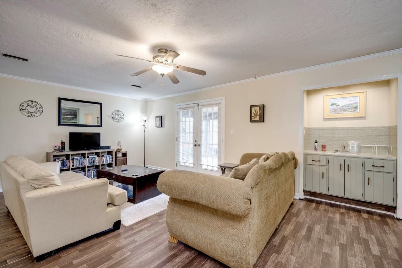 3003 Creek View Ct - Photo 5 of 37