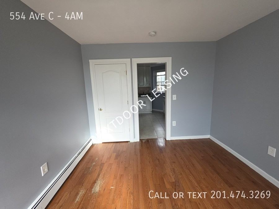 554 Avenue C #4AM - Photo 7 of 8