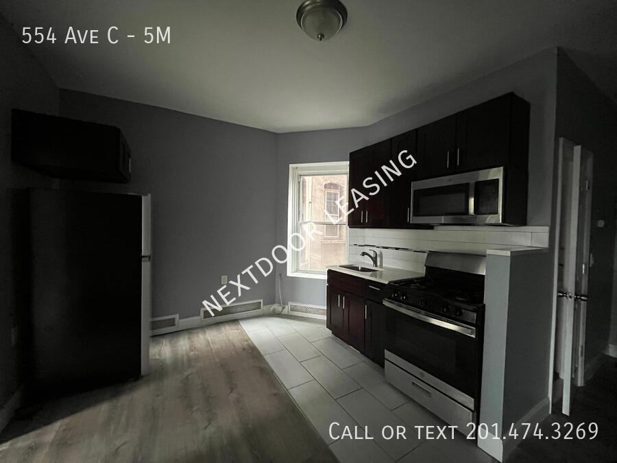 554 Avenue C #5M - Photo 2 of 7