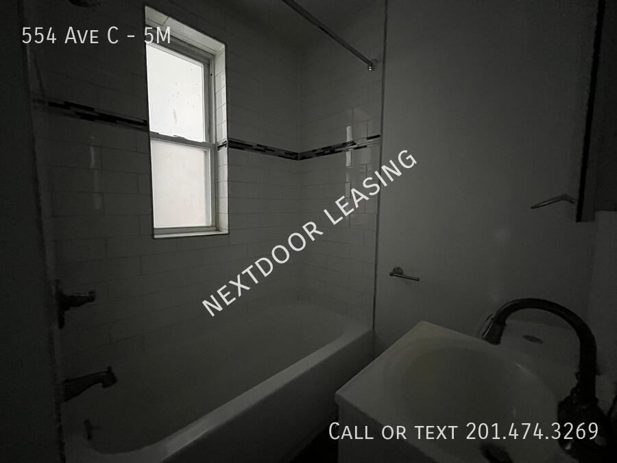 554 Avenue C #5M - Photo 3 of 7