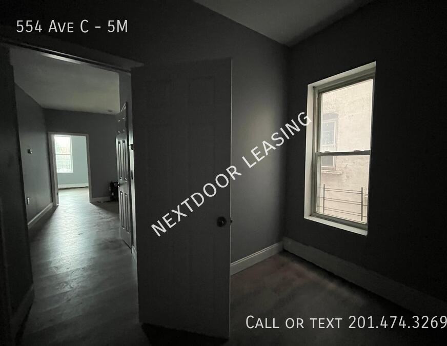 554 Avenue C #5M - Photo 6 of 7