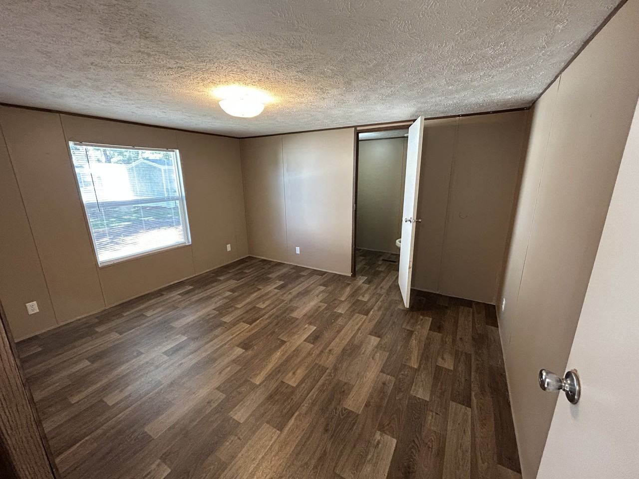 1045 Teneile St - Photo 5 of 10