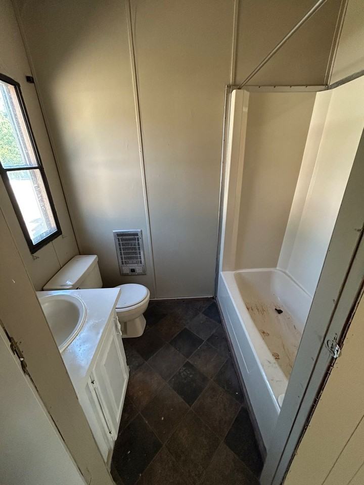 4502 E Old Marion Hwy #6 - Photo 4 of 10