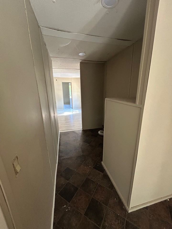4502 E Old Marion Hwy #6 - Photo 5 of 10