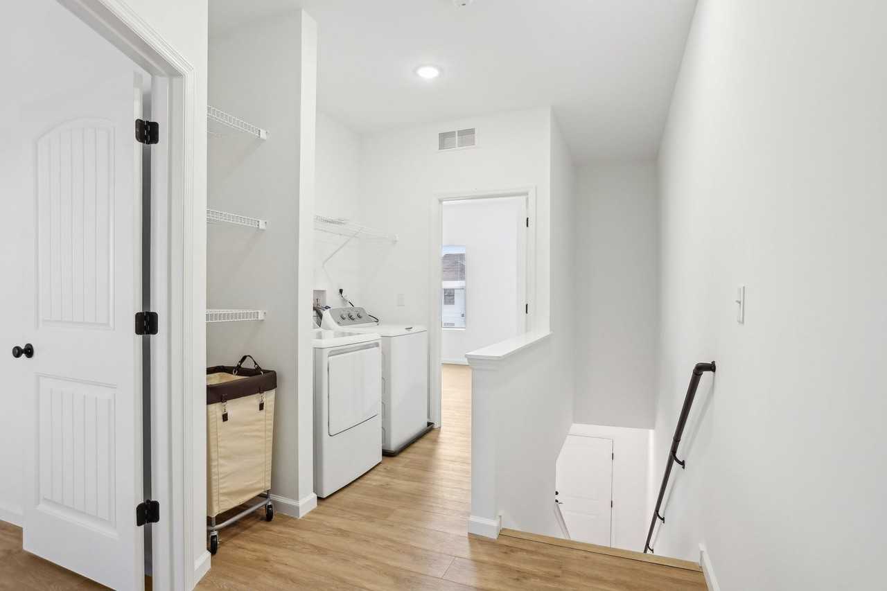 1303 Parkview Dr #1303 - Photo 5 of 50