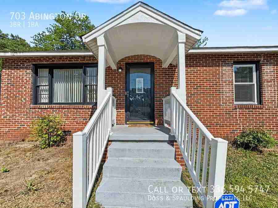 703 Abington Dr - Photo 3 of 23