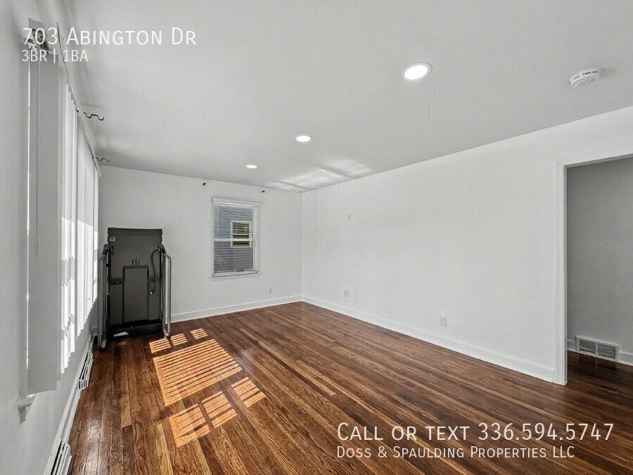 703 Abington Dr - Photo 4 of 23