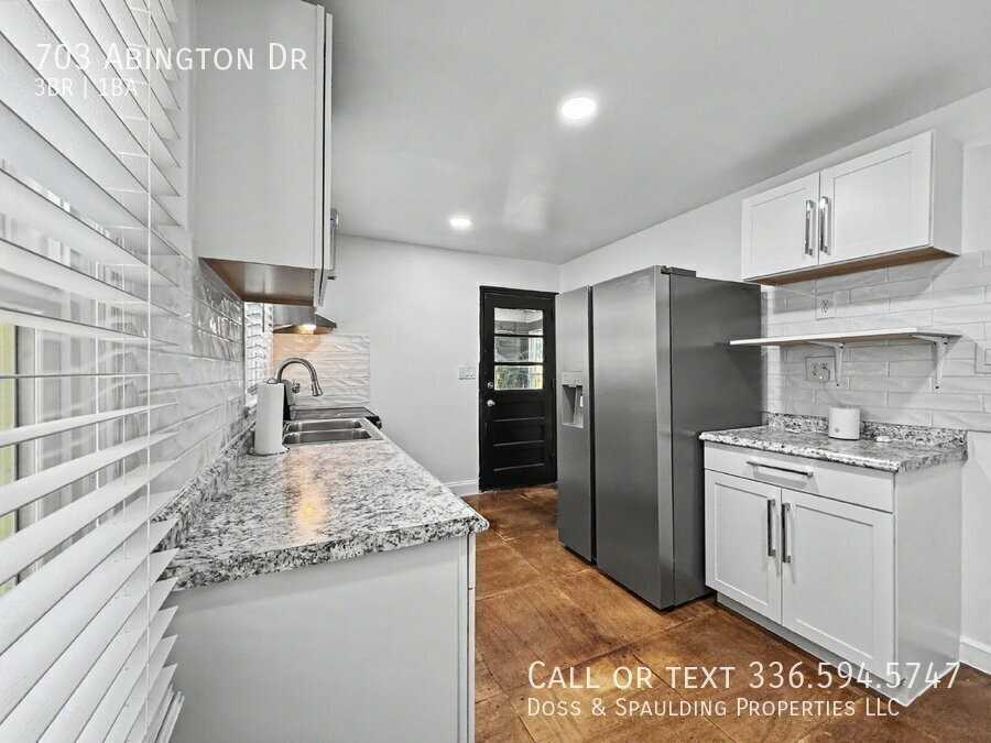 703 Abington Dr - Photo 7 of 23