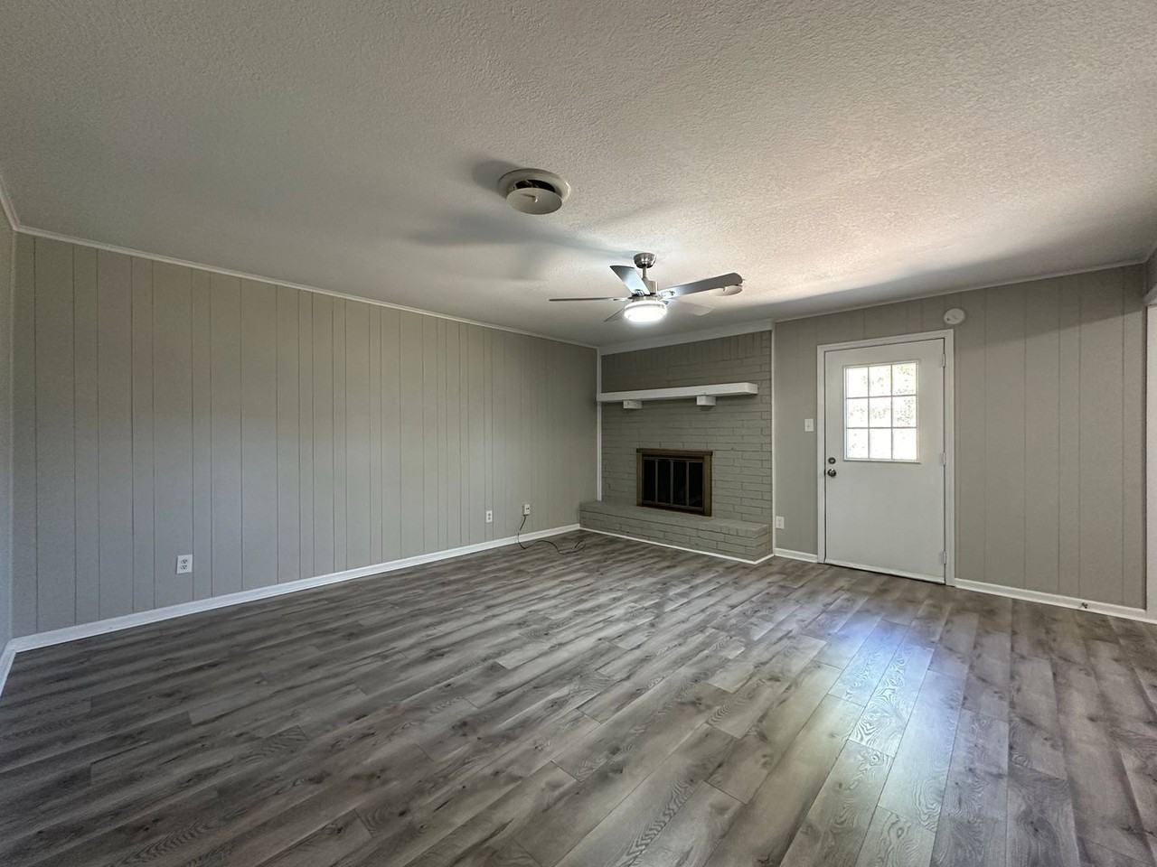 5809 Enid St - Photo 3 of 26