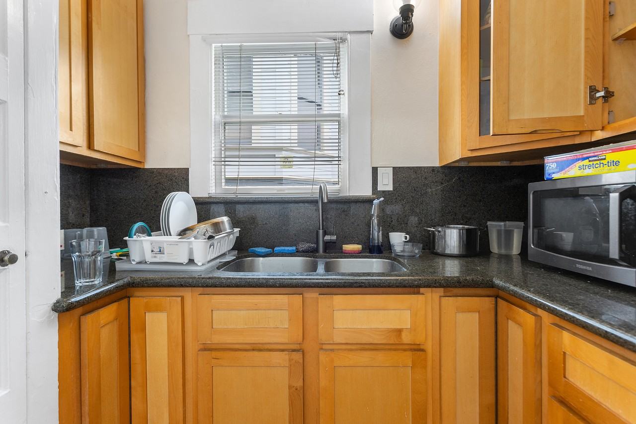 2011 Hearst Ave #2011 - Photo 6 of 16