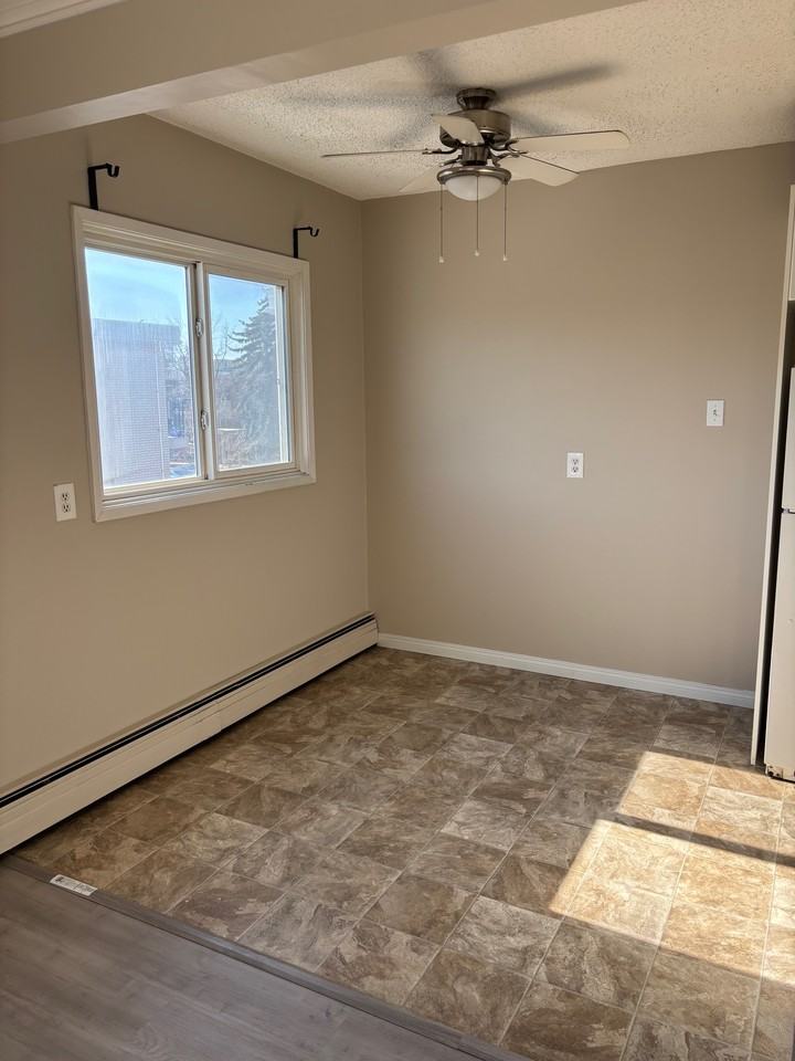 10633 112 St Nw #307 - Photo 3 of 12