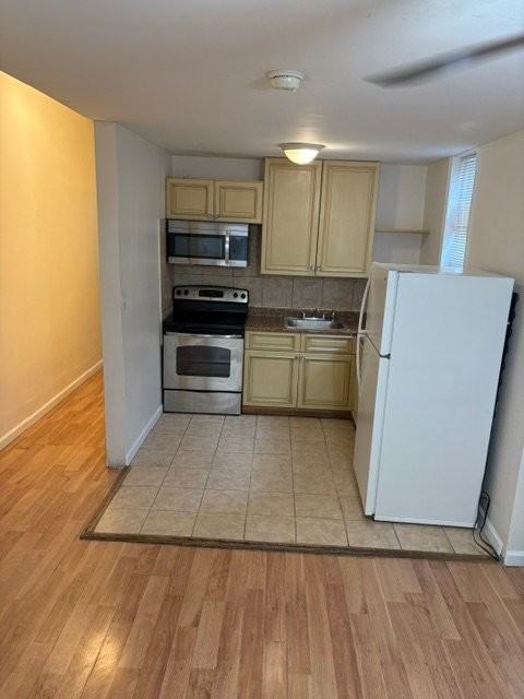 1206 W Airdrie St #2 - Photo 5 of 18