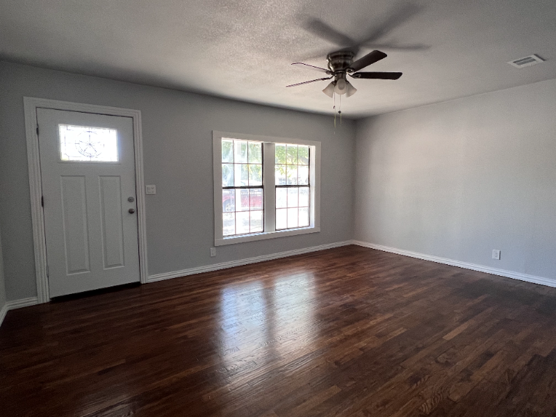 1000 W Hammond St - Photo 4 of 9