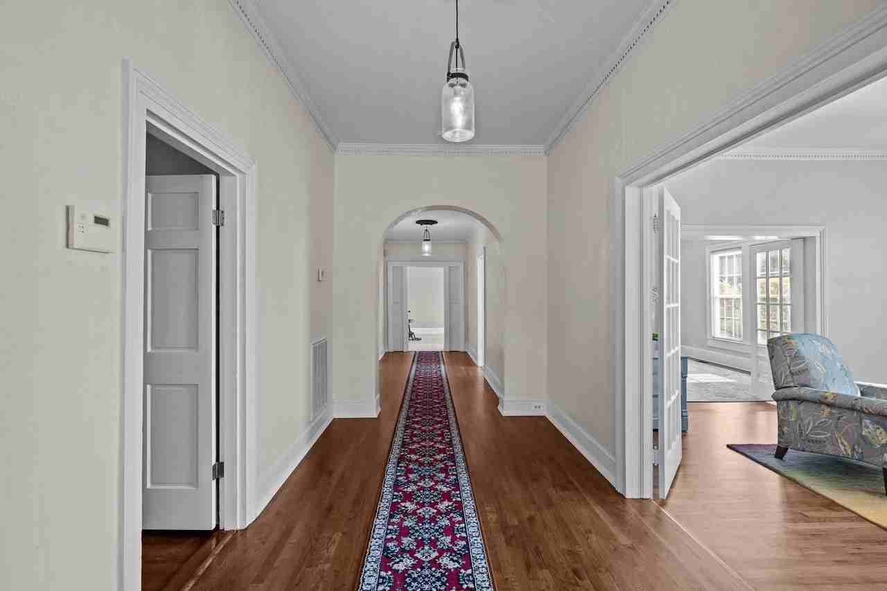 110 N Church St - Photo 3 of 44