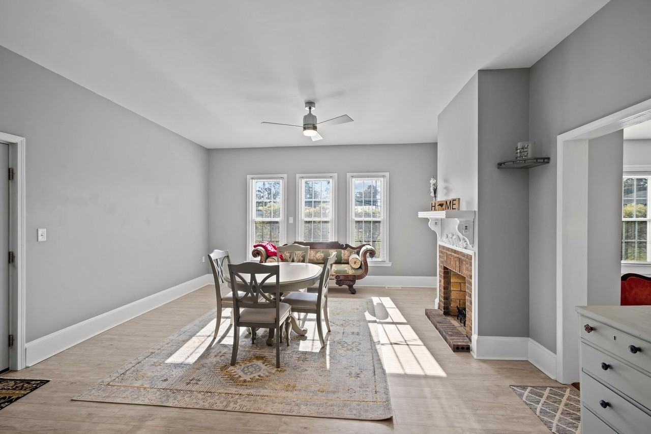 110 N Church St - Photo 6 of 44