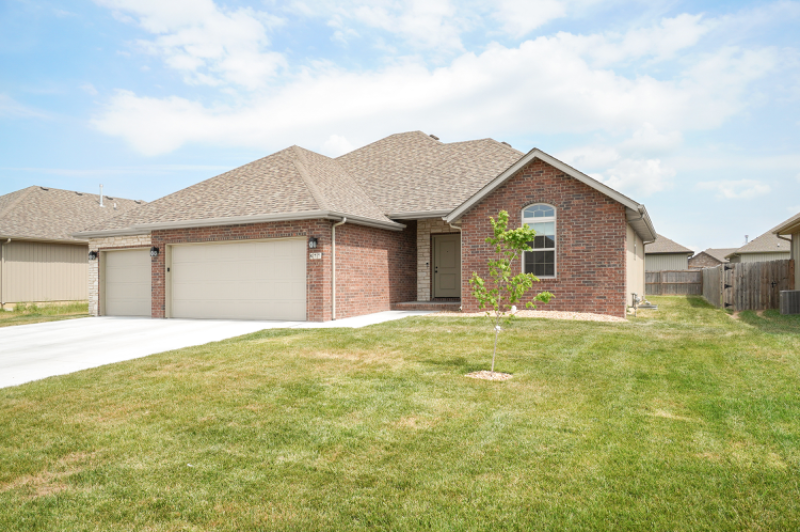 877 E Scott Wayne Dr - Photo 2 of 24