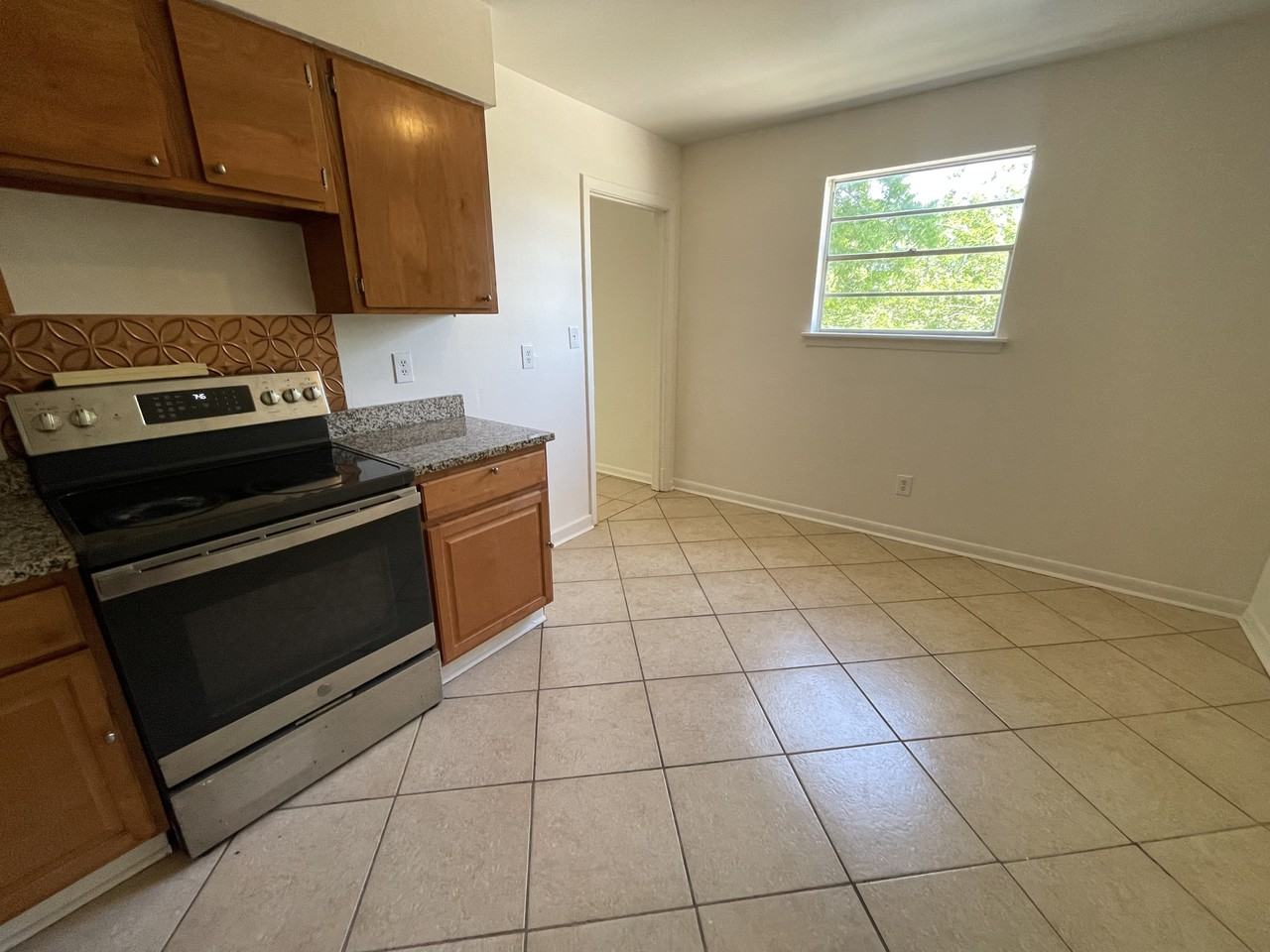 2429 Octavia Dr - Photo 6 of 12