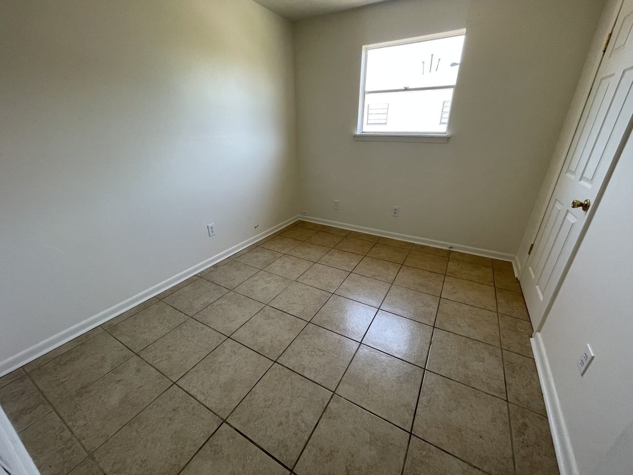 2429 Octavia Dr - Photo 7 of 12