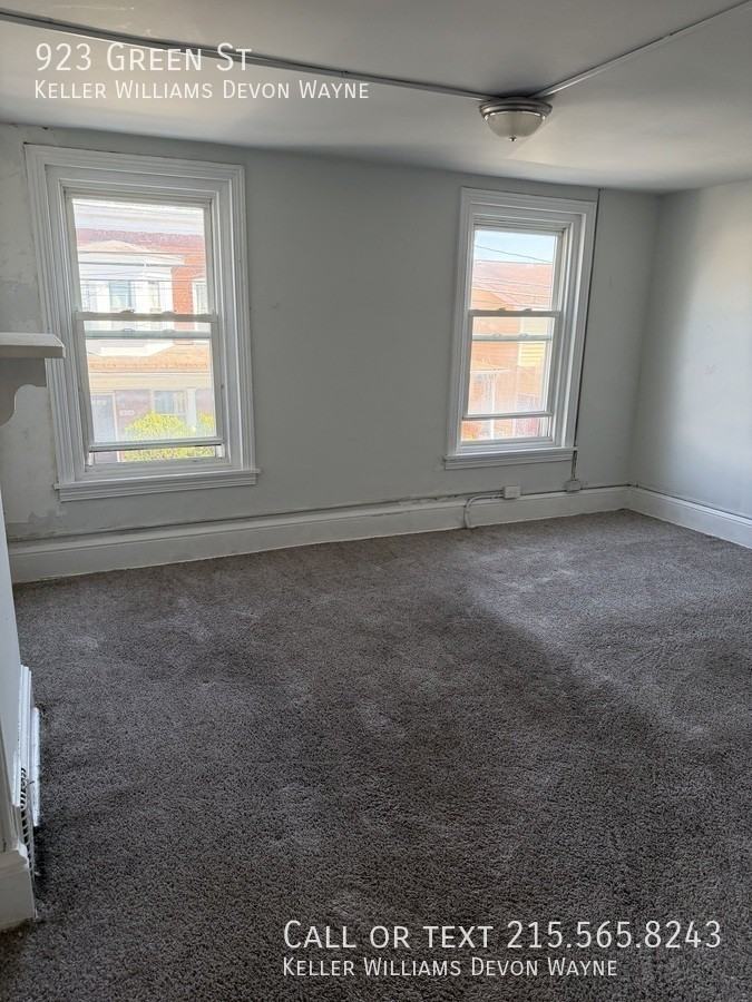 923 Green St - Photo 7 of 17