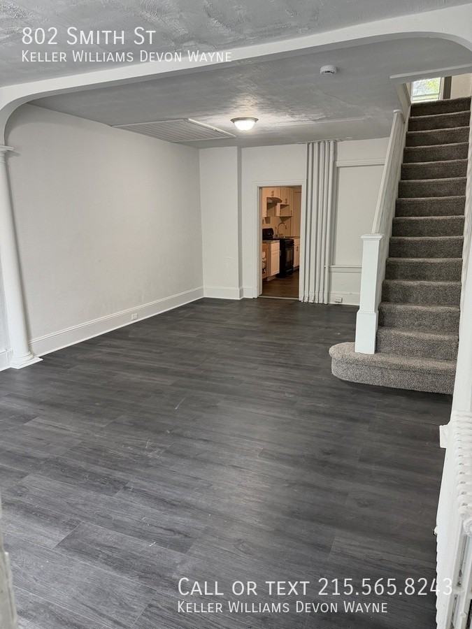 802 Smith St - Photo 2 of 13
