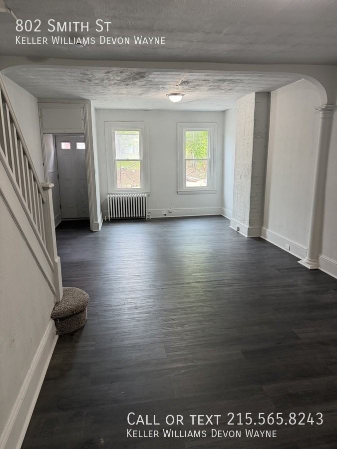 802 Smith St - Photo 3 of 13