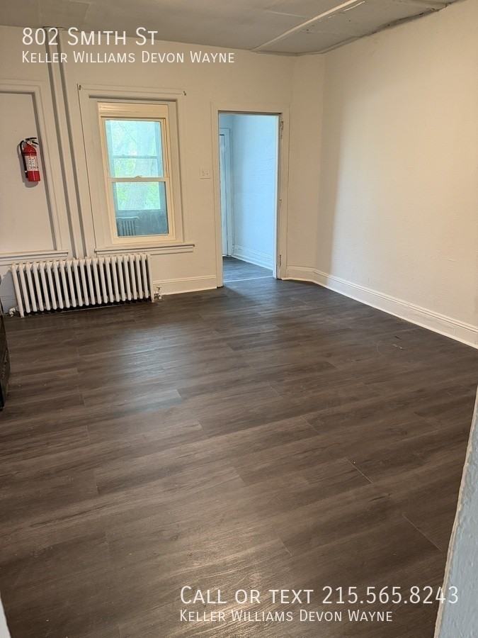 802 Smith St - Photo 4 of 13