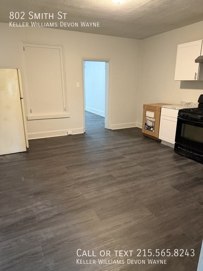 802 Smith St - Photo 5 of 13
