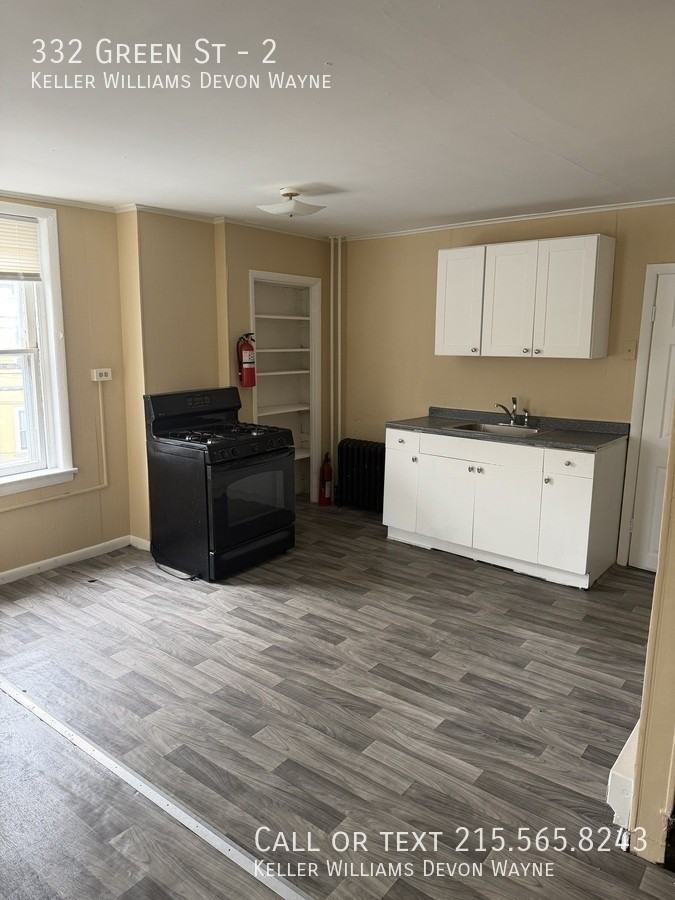 332 Green St #2 - Photo 3 of 6