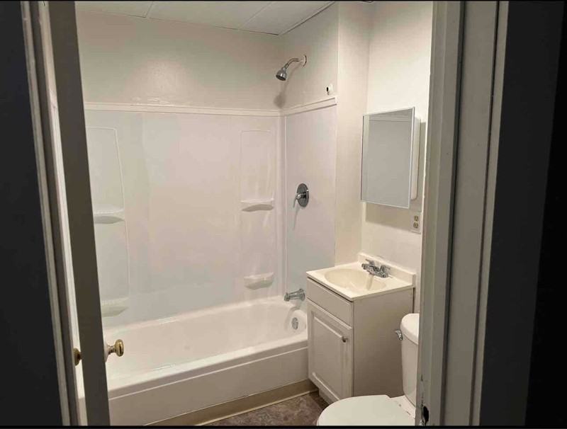 41 Johnson St - Photo 4 of 7