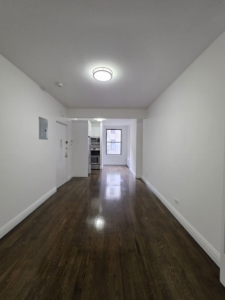216 E 89th St #EV3W - Photo 4 of 7