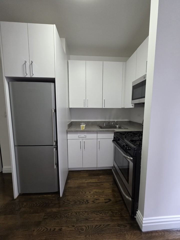 216 E 89th St #EV3W - Photo 5 of 7