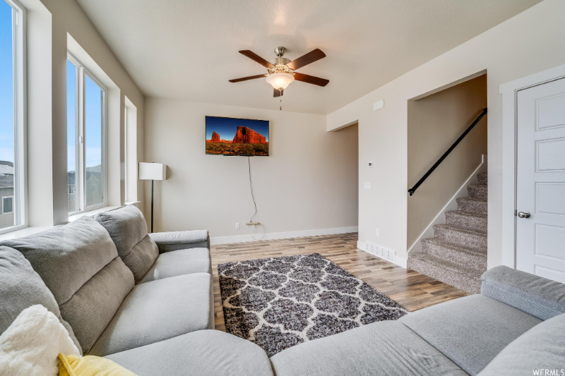 8174 N Clydesdale Dr - Photo 3 of 12